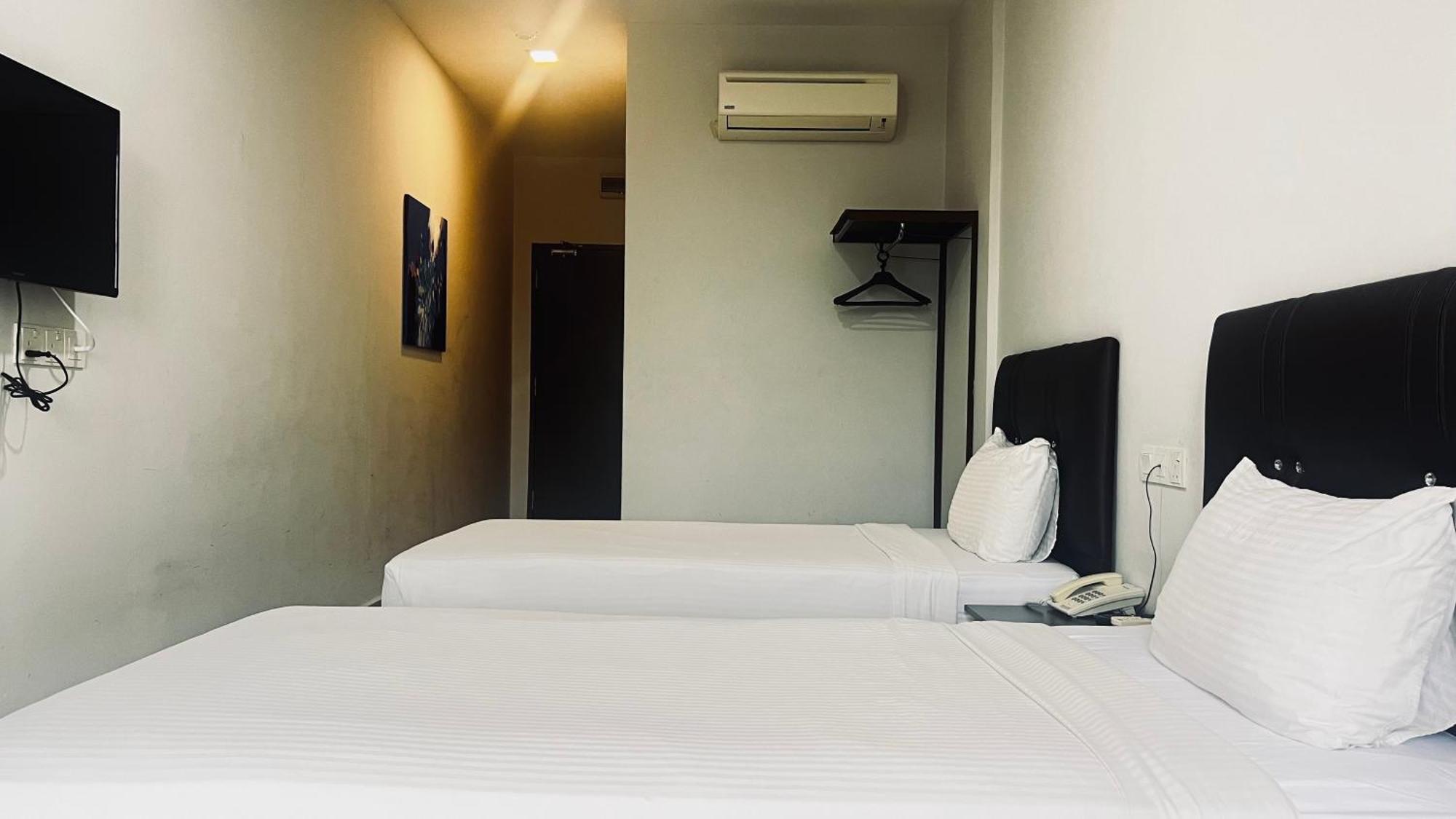 SiN LiEN HOTEL Kluang Extérieur photo